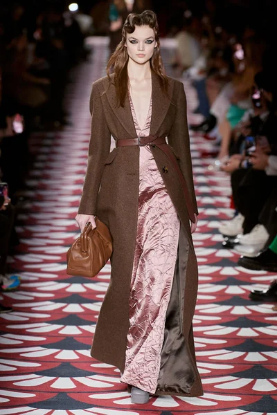 Look 5